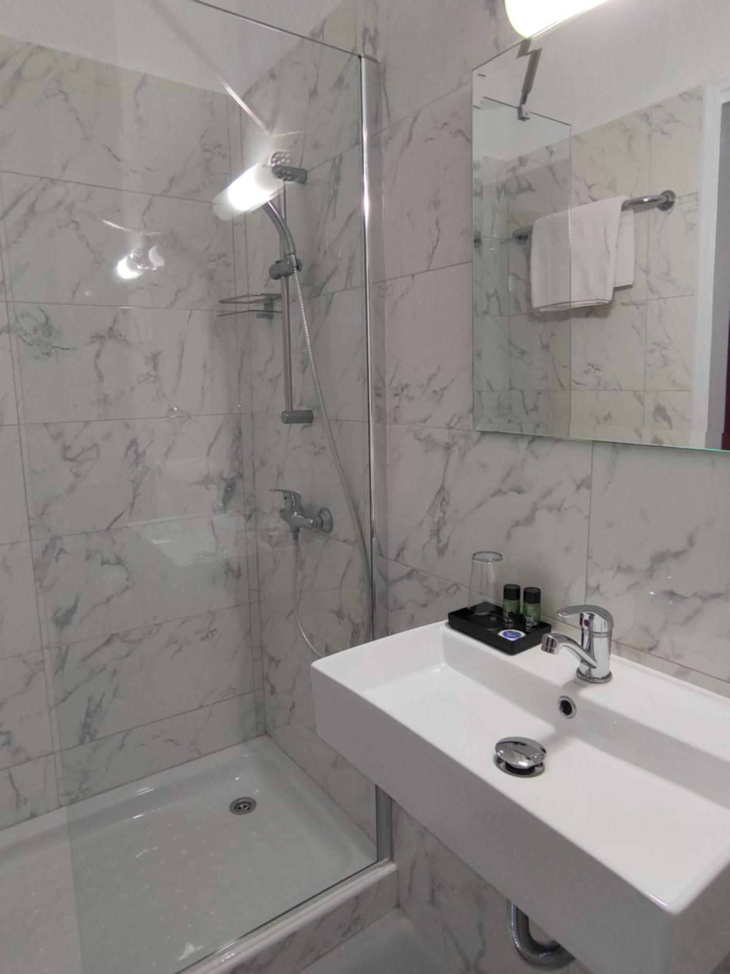 Tina Hotel ذيسْخا المظهر الخارجي الصورة