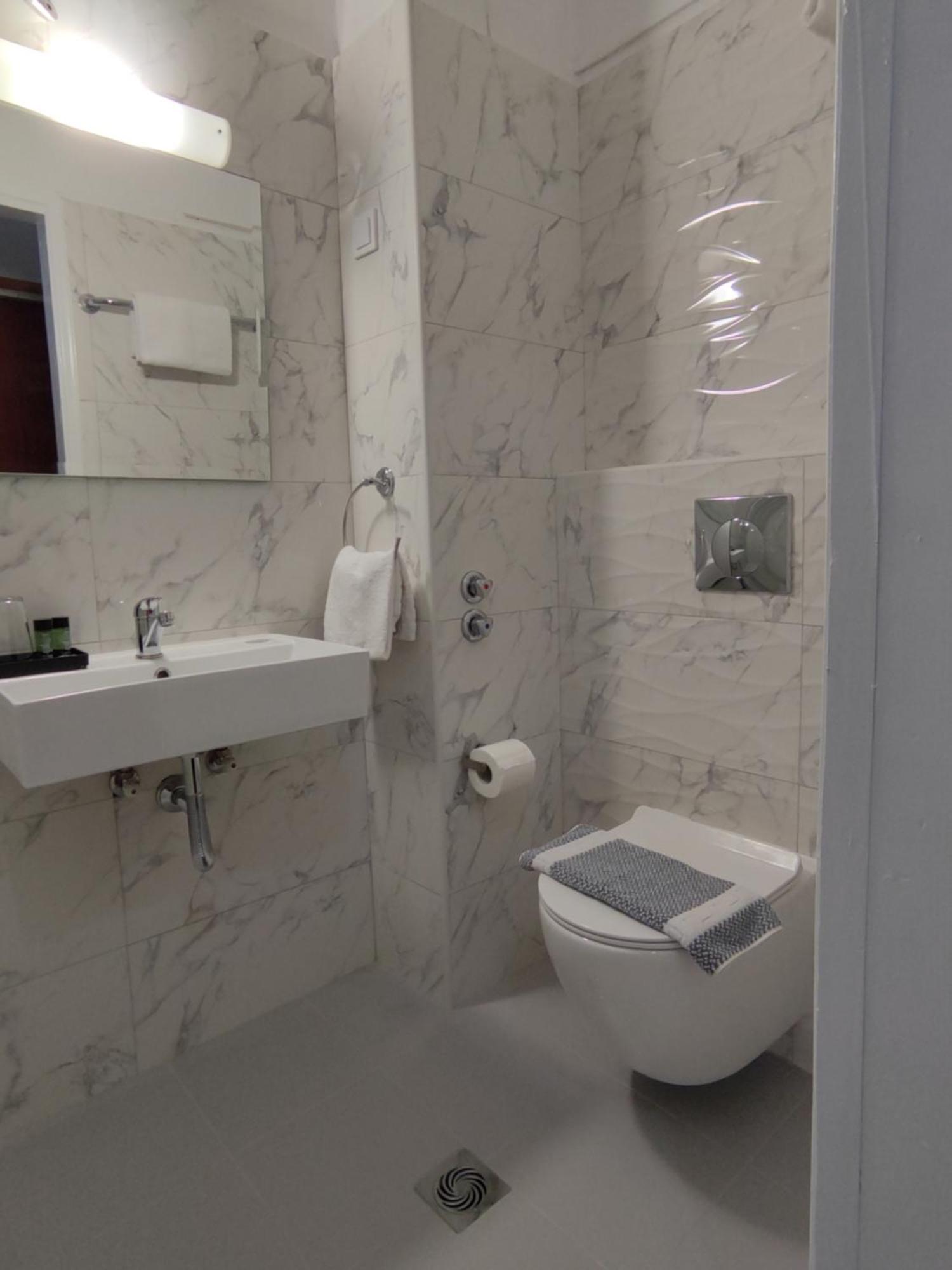 Tina Hotel ذيسْخا المظهر الخارجي الصورة