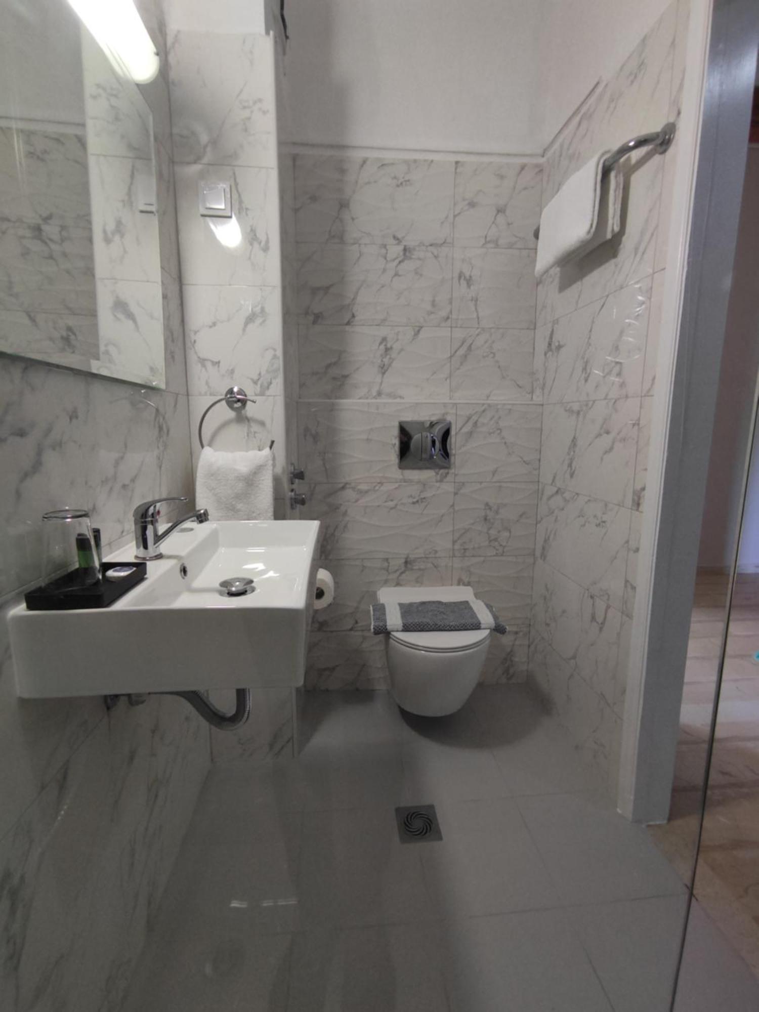 Tina Hotel ذيسْخا المظهر الخارجي الصورة